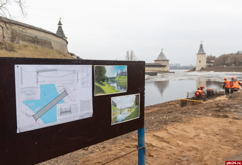 Реконструкцию площади у псковского аэропорта и строительство пешеходного моста проконтролировал губернатор