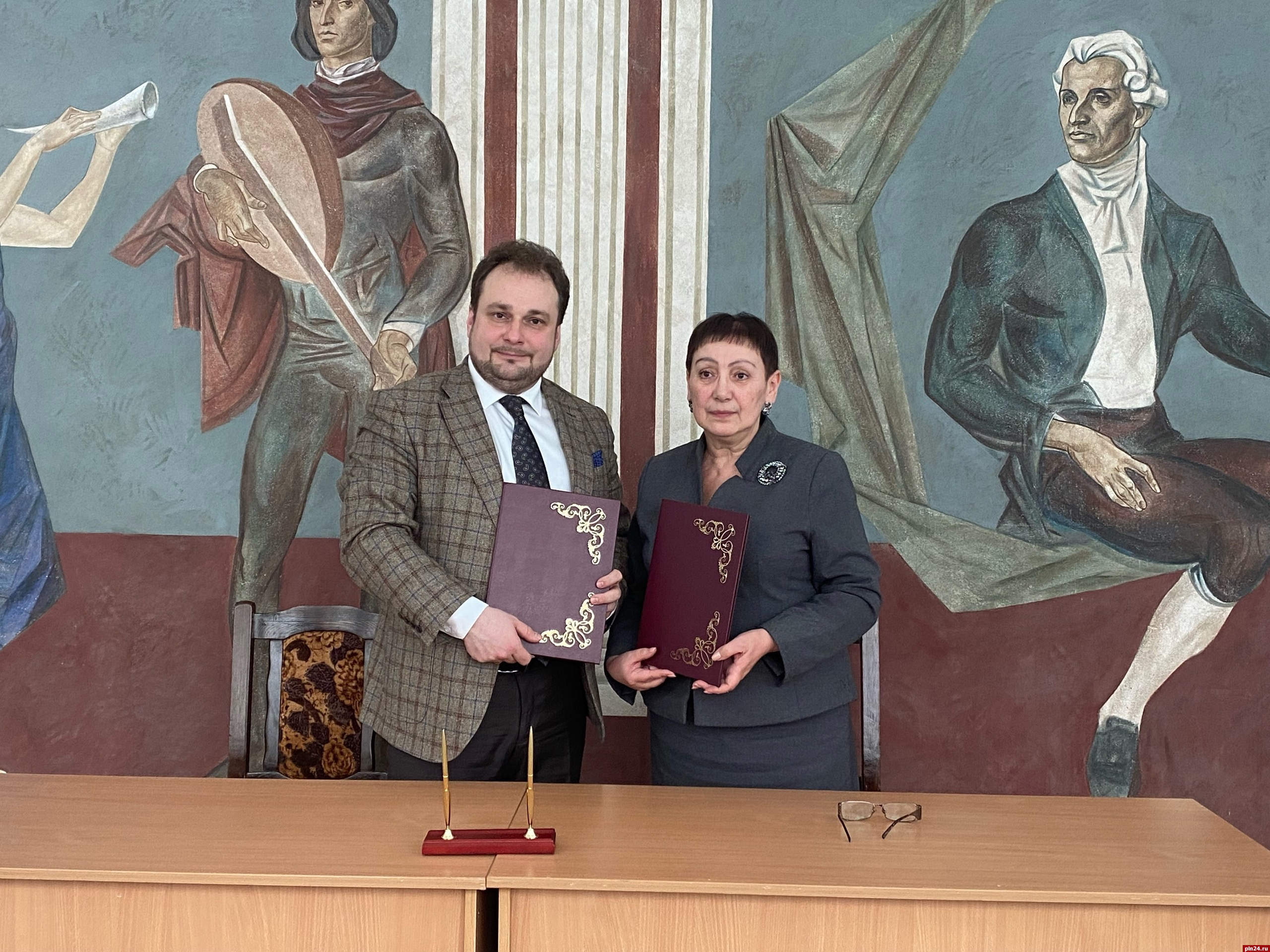 Договор о сотрудничестве заключили Псковский колледж искусств и Петрозаводская консерватория 