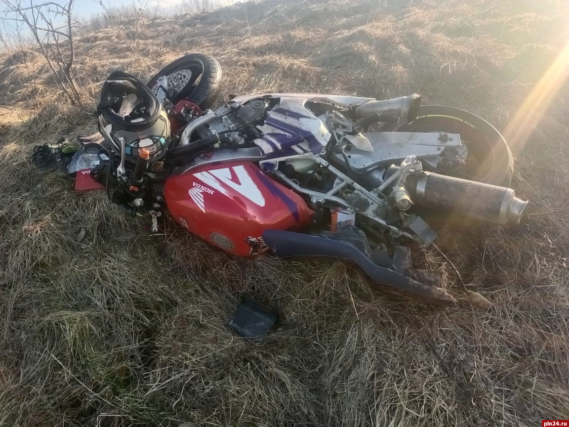 Мотоциклист пострадал в результате ДТП в Великолукском районе