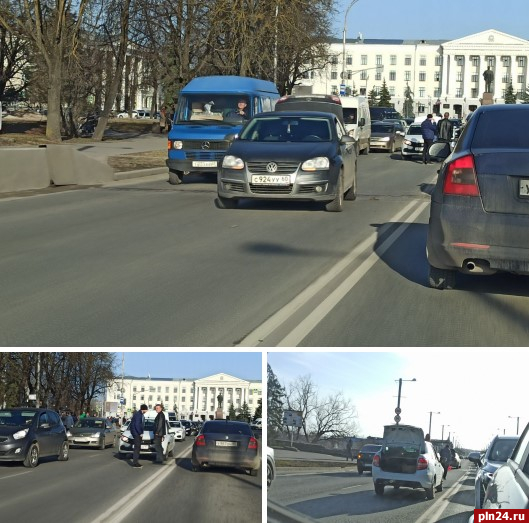 Два автомобиля мешают движению в центре Пскова