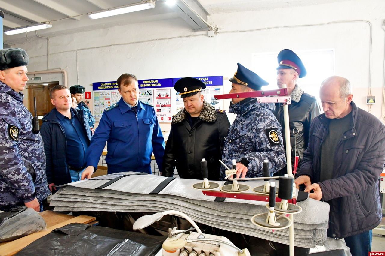 Областной прокурор посетил с проверкой колонию в псковской Середке