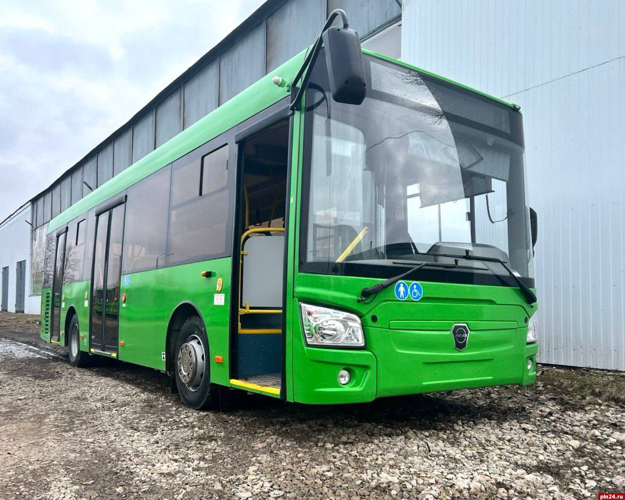 Ещё 32 новых пассажирских автобуса поступили в Псковскую область