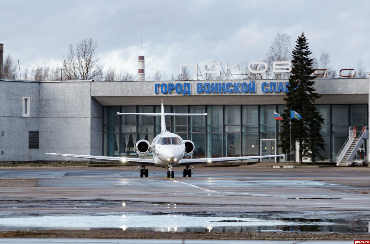 Вылет самолета из Пскова в Москву задержался из-за неадекватного пассажира