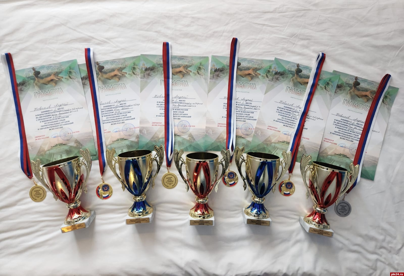 Пять золотых медалей завоевал сотрудник псковского УФСИН на чемпионате по плаванию