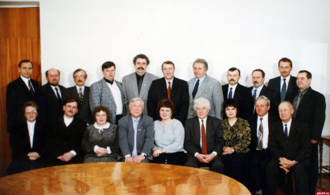 30 лет назад состоялась первая сессия Псковского областного Собрания депутатов