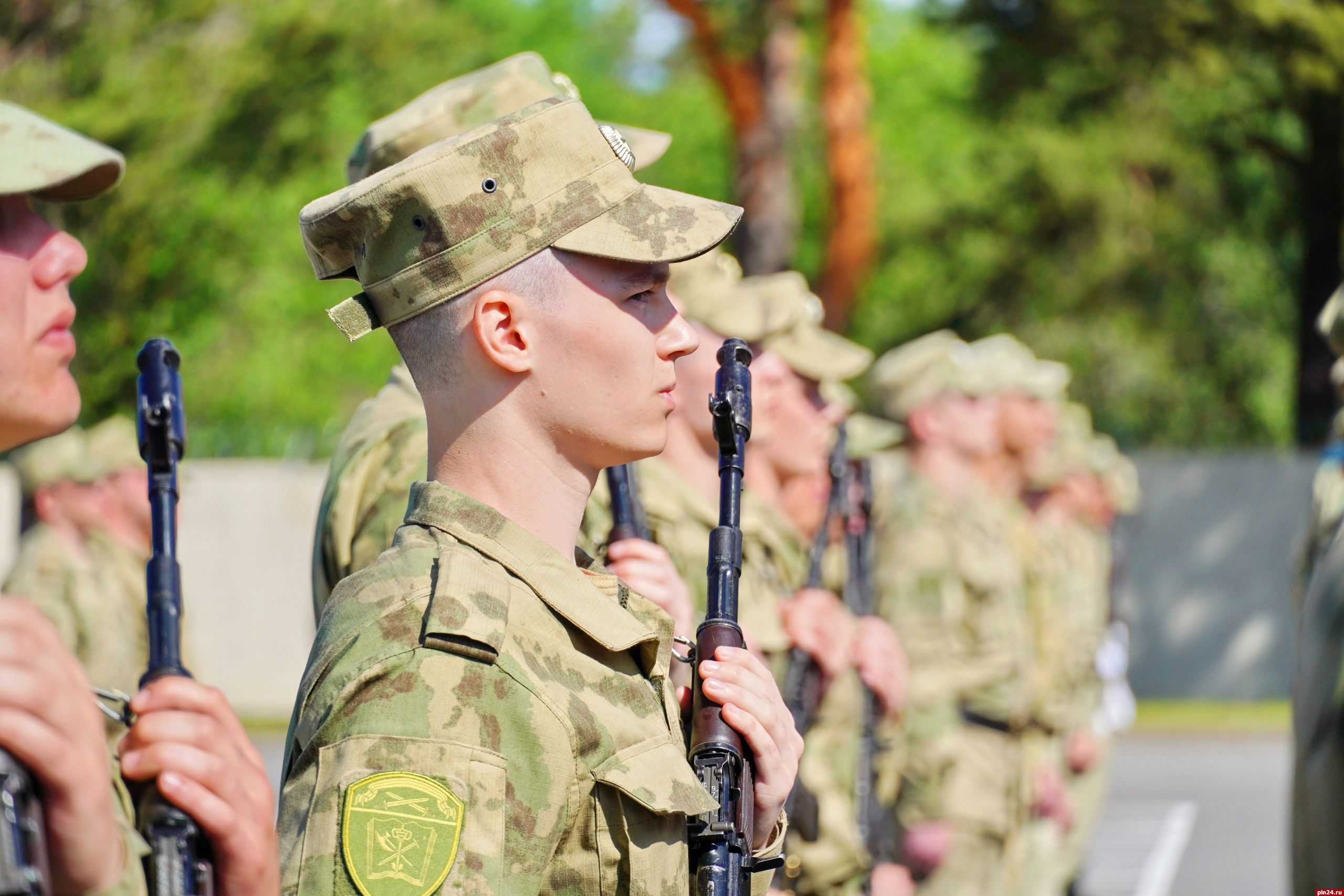 Юношей из Псковской области призовут для прохождения службы в воинские части Росгвардии