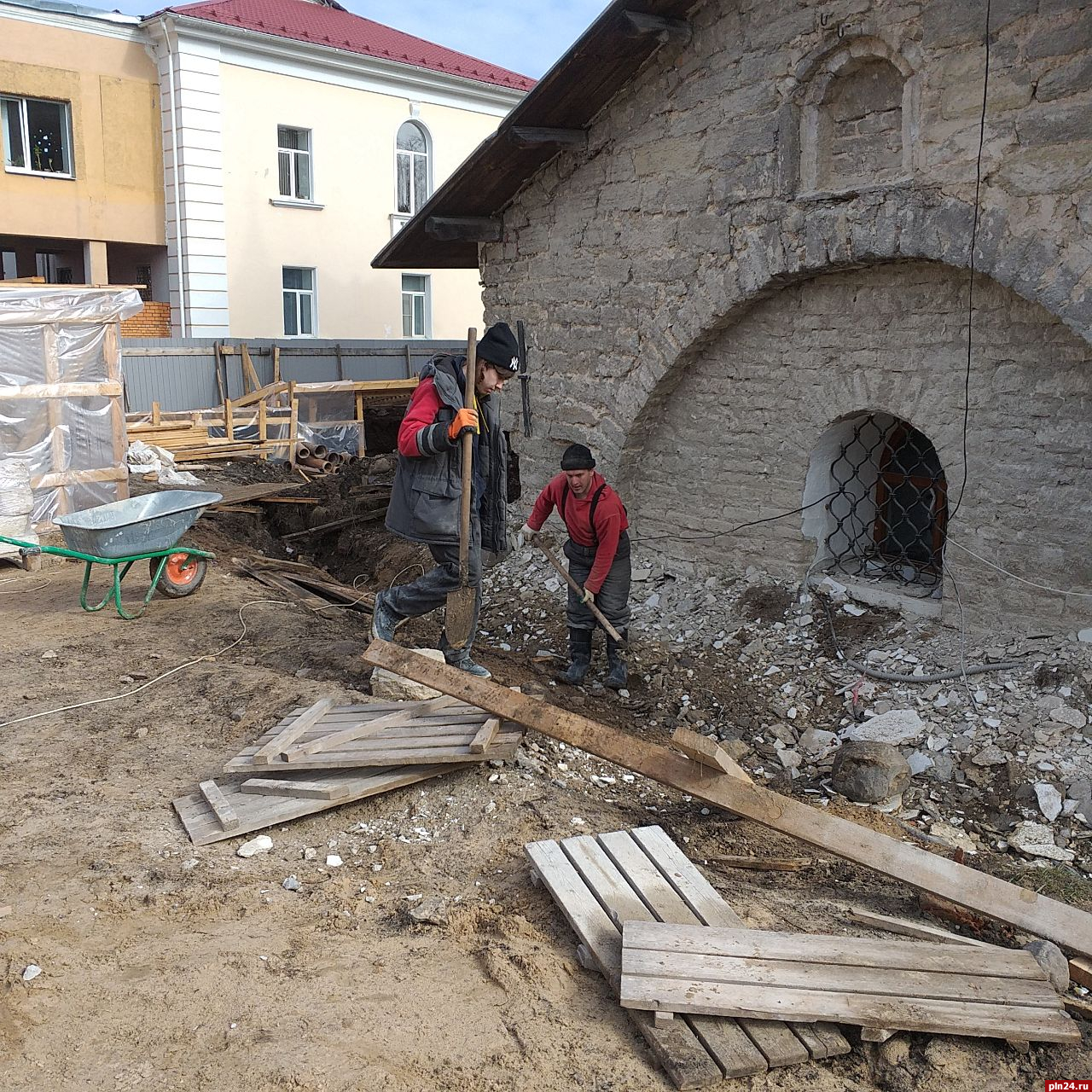 Продолжается реставрация церкви Николы со Усохи в Пскове
