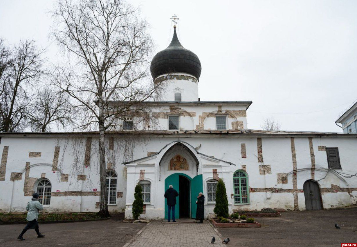 Противоаварийные работы начинаются в древней церкви в центре Пскова