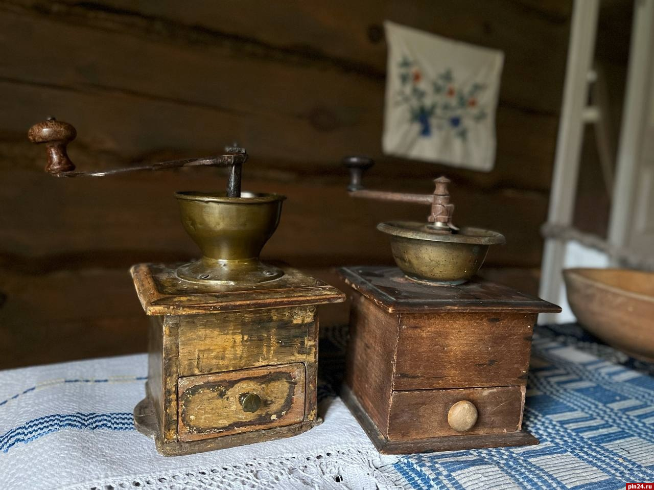 Увидеть старинные кофемолки приглашают псковичей в музей-заповедник «Изборск»