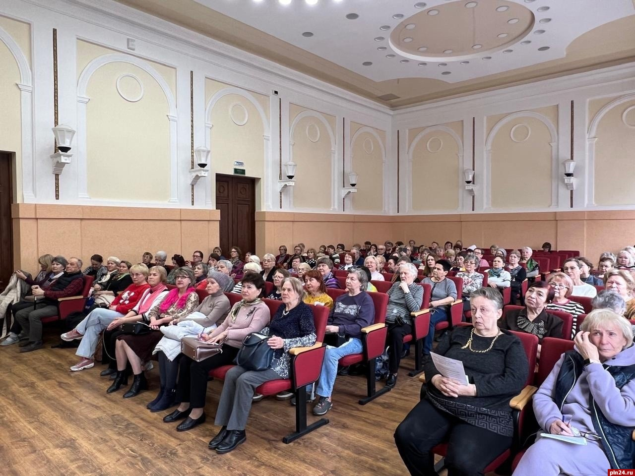 Лекцию о здоровье в Доме профсоюзов в Пскове посетили около 120 человек