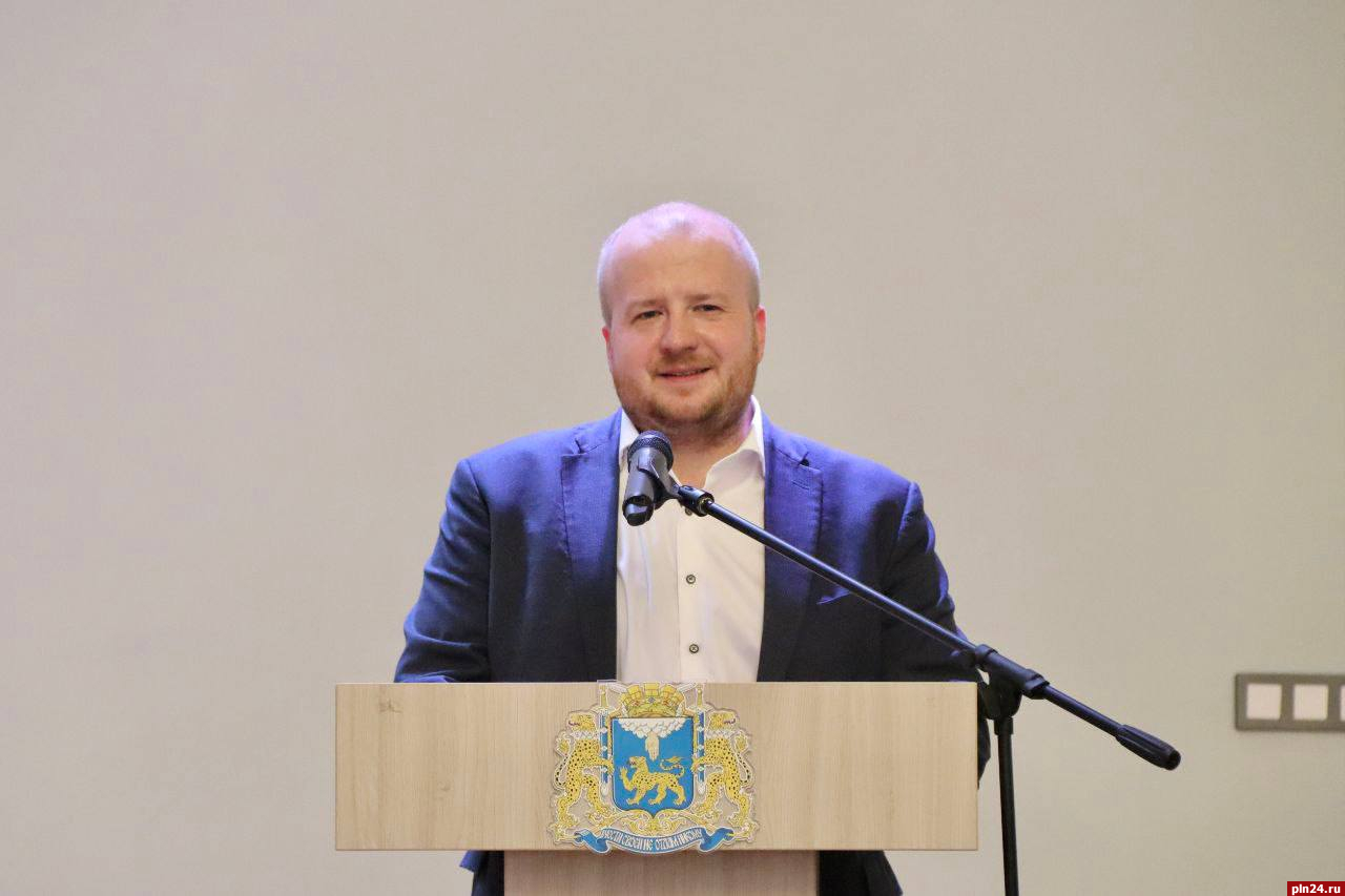 Борис Елкин поздравил работников местного самоуправления с профессиональным праздником