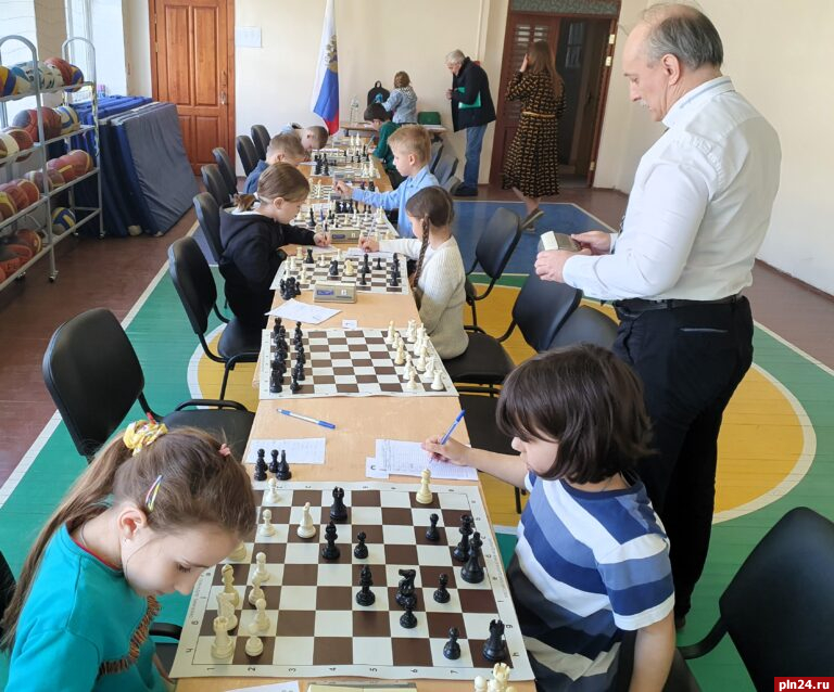 Областной этап соревнований на шахматам «Дебют» состоялся в Опочке
