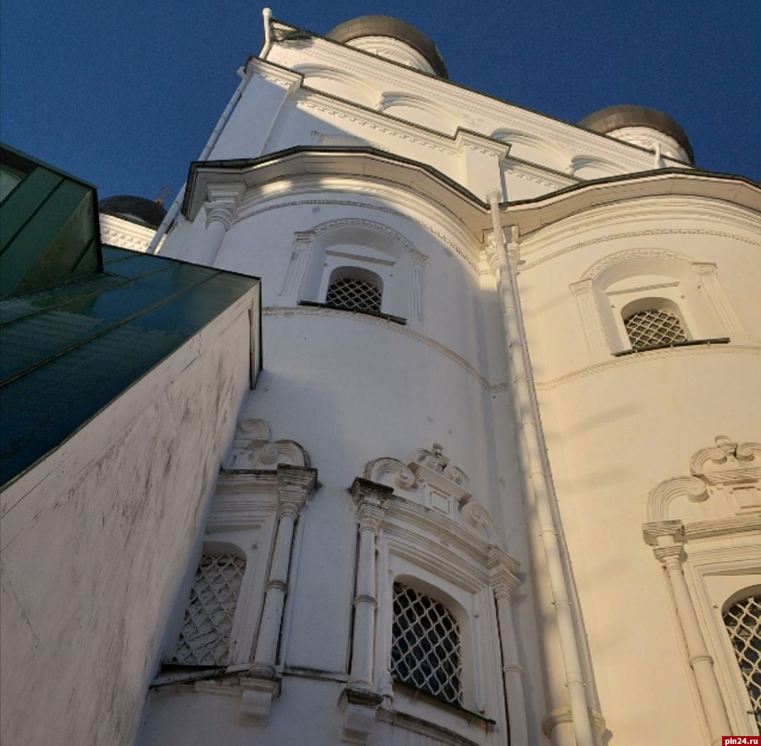В Серафимовском приделе Троицкого собора Пскова продолжается реставрация