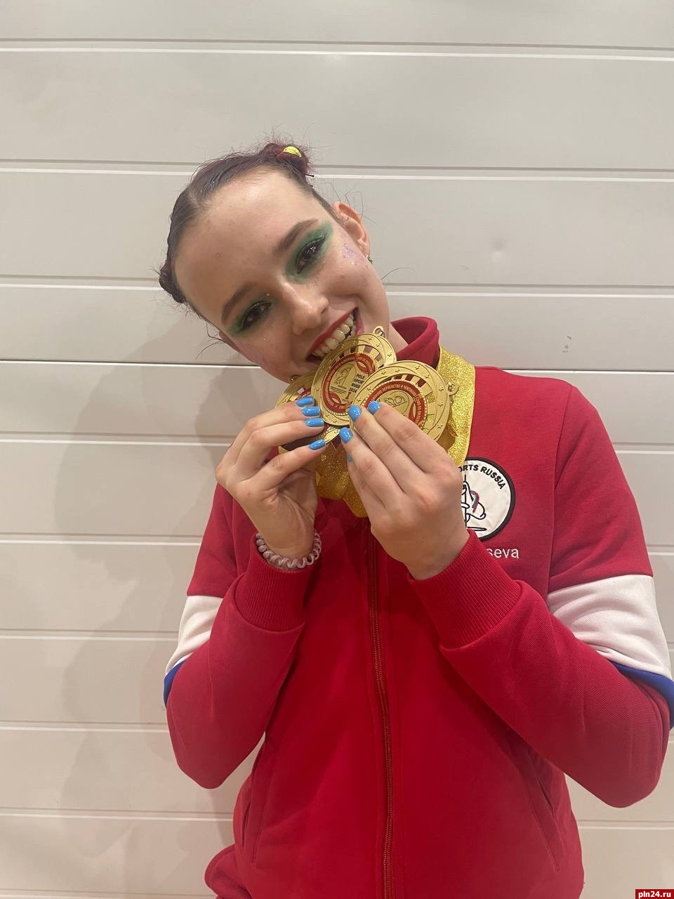 Псковичка завоевала три «золота» на соревнованиях по спорту на пилоне в Петербурге