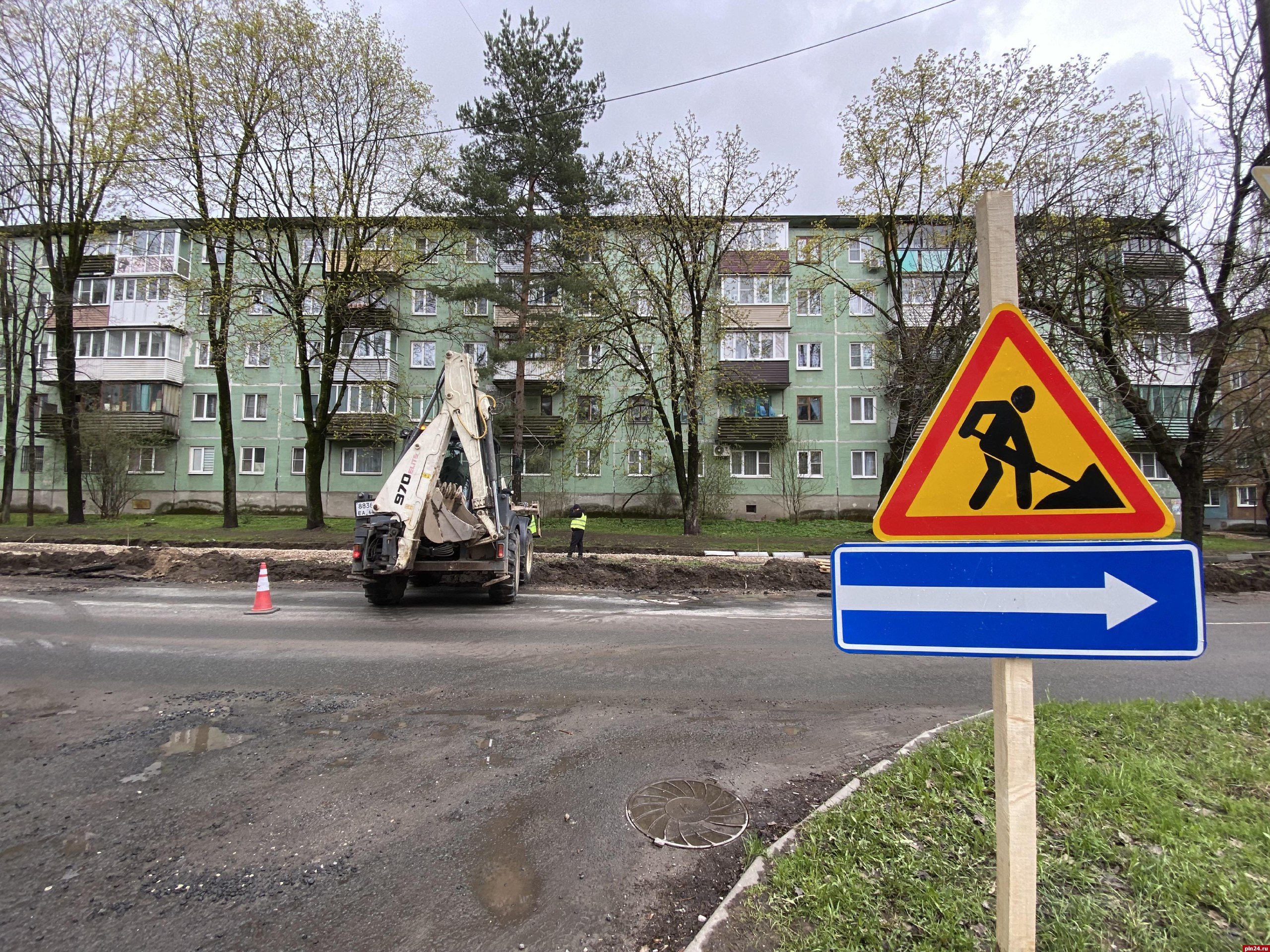 Одностороннее движение временно введут напротив школы №23 в Пскове
