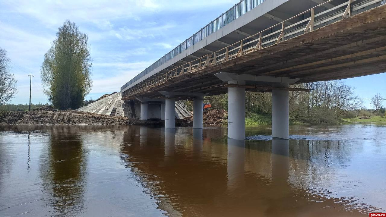 Ремонт шести мостов и путепровода завершат в Псковской области в этом году