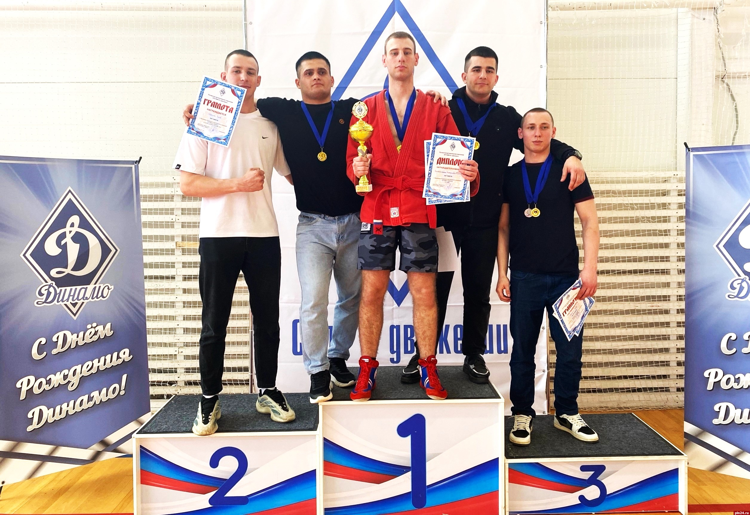 Псковские курсанты завоевали медали на чемпионате по самбо