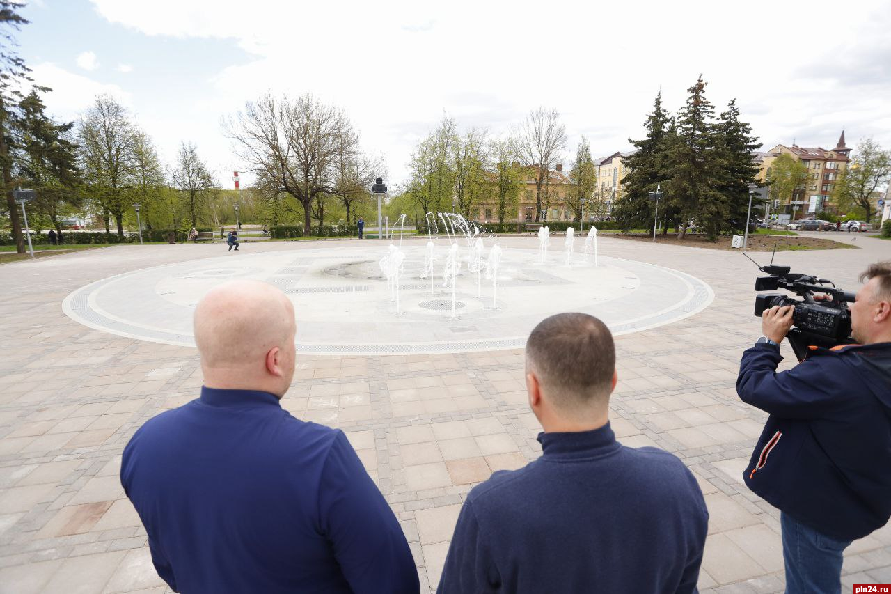 Мультимедийный фонтан в сквере имени 60-летия Октября запускают в Пскове