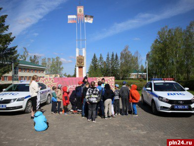 Более 200 детей из Белгорода узнали о безопасности на дорогах от псковских полицейских