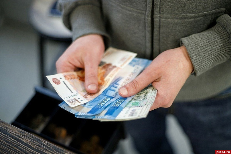 Совокупный объем кредитов россиян впервые превысил 36 трлн рублей