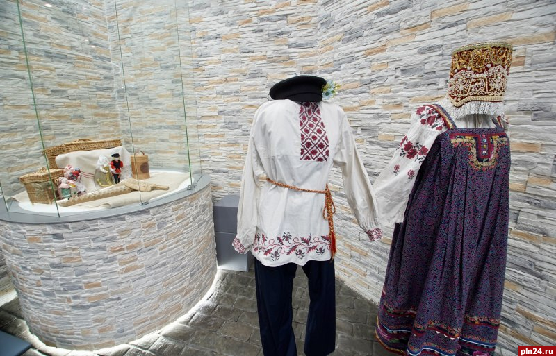 О свадебных традициях Псковщины рассказывает стенд региона на выставке «Россия»