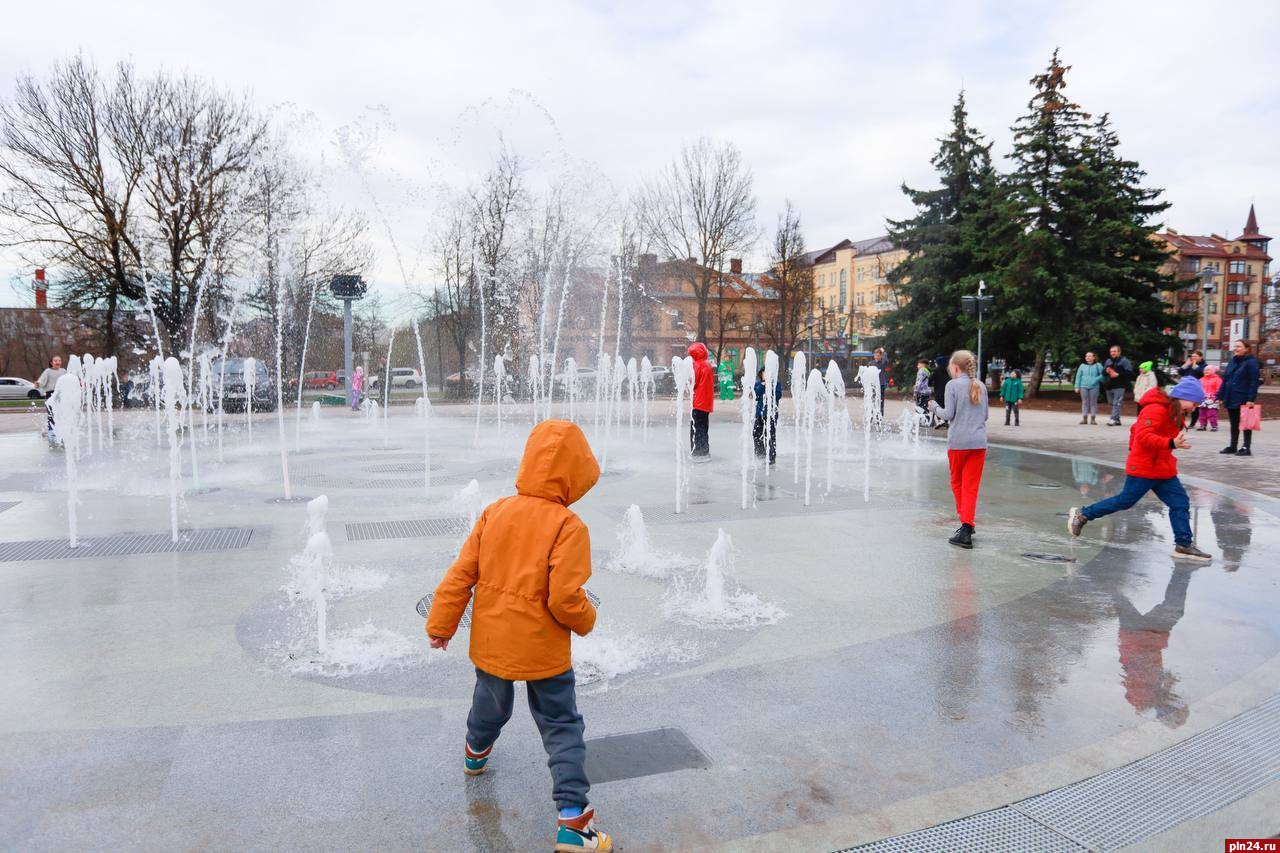Опубликован режим работы нового фонтана на Четырех углах в Пскове