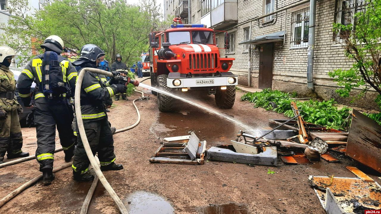 Пожар в квартире многоэтажки на улице Бастионной потушили в Пскове