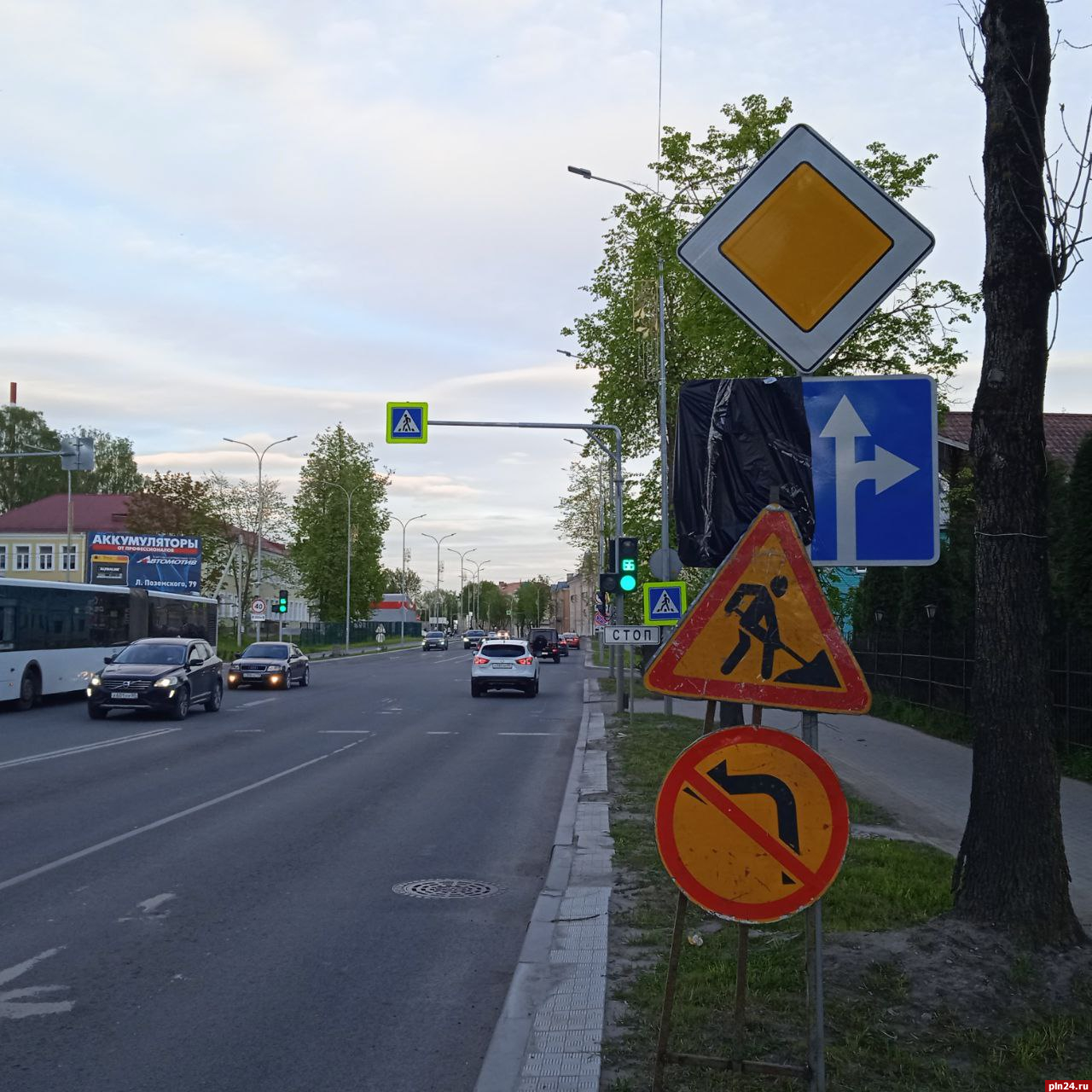 Допсекцию светофора на пересечении улиц Леона Поземского и Ипподромной отключили в Пскове