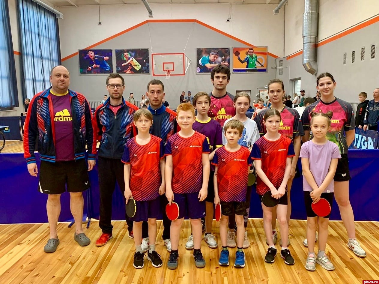 Почти 90 спортсменов приняли участие в детском турнире по настольному теннису в Пскове