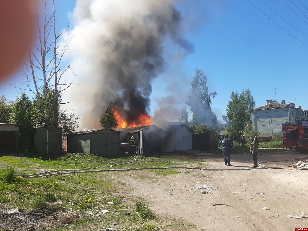 Названа предварительная причина возгорания гаражей в Уграде