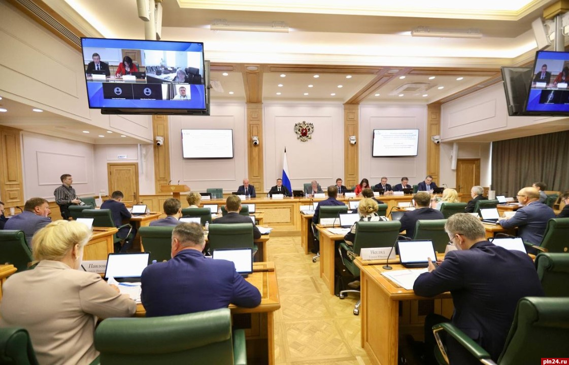Проблемы сбалансированности бюджетов на примере Псковской области рассмотрел профильный комитет Совфеда