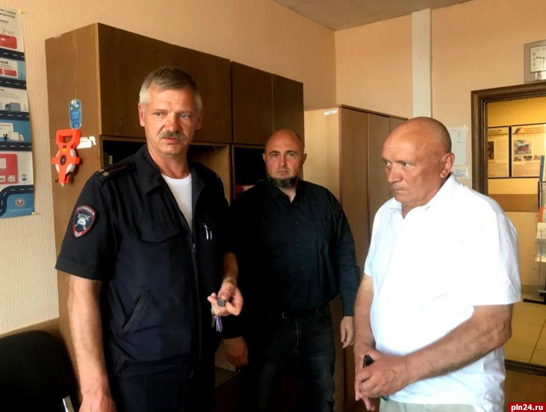 Общественники отметили умелую организацию работы отдела Госавтоинспекции в Пскове