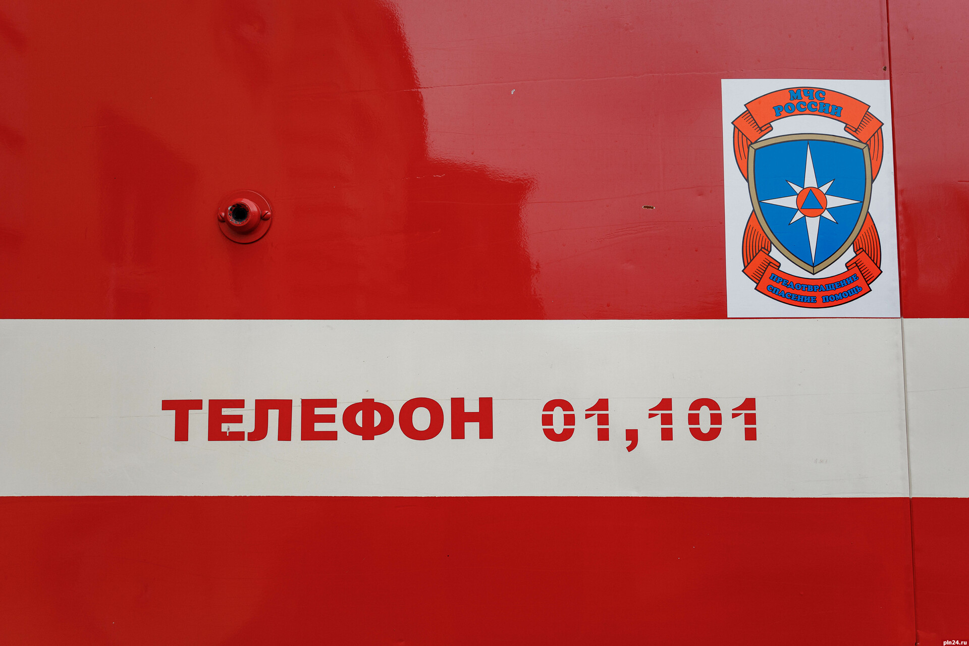 Трактор горел в Новоржеве