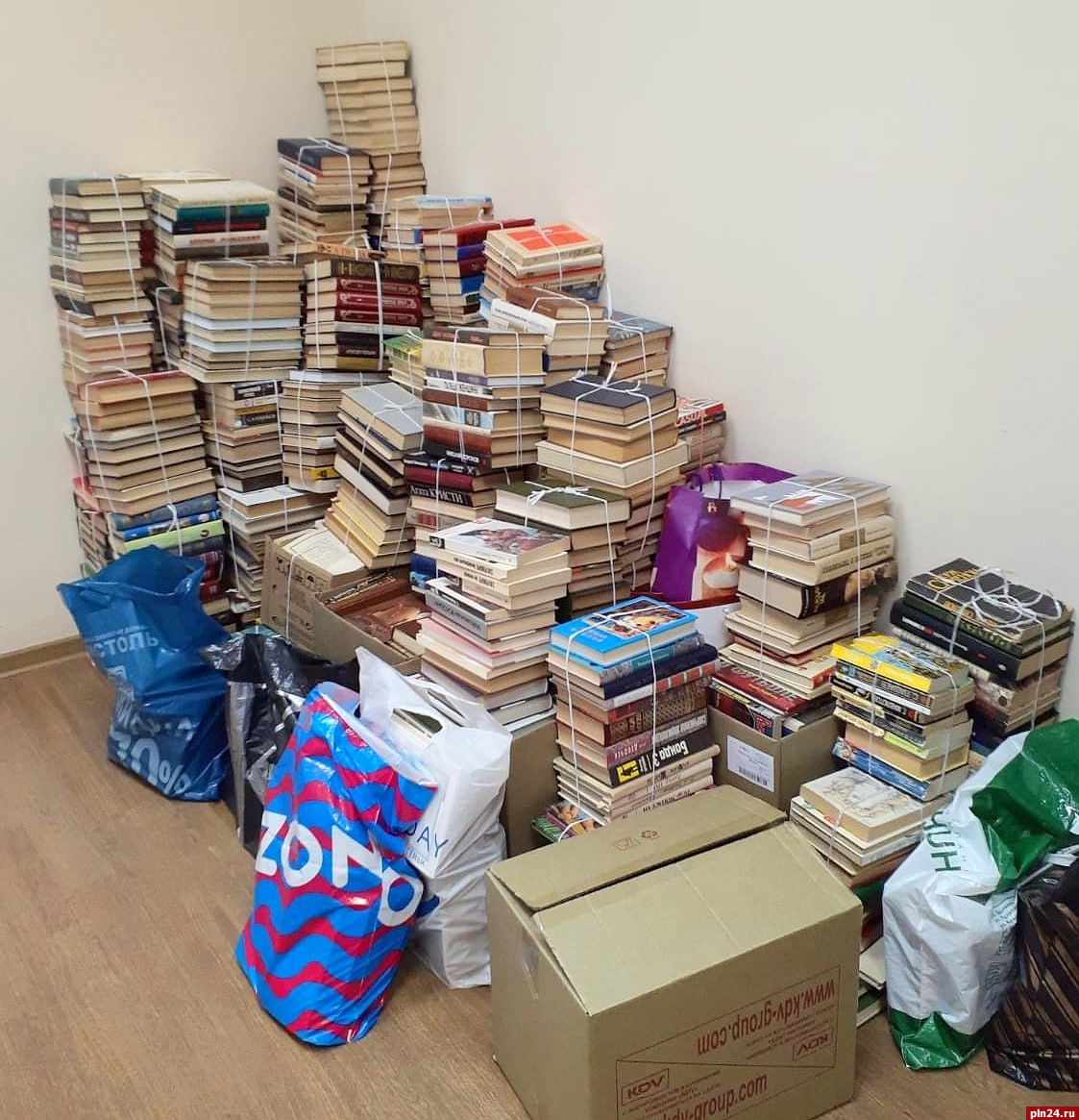 Почти тысячу книг передали жители Пскова для сельских библиотек