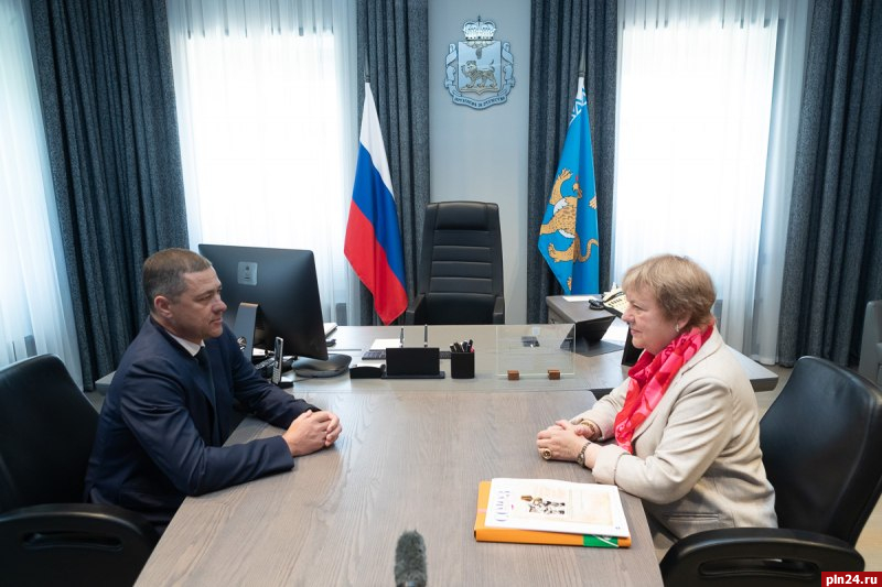 Губернатор отметил работу псковского отделения Союза женщин России в помощи бойцам СВО