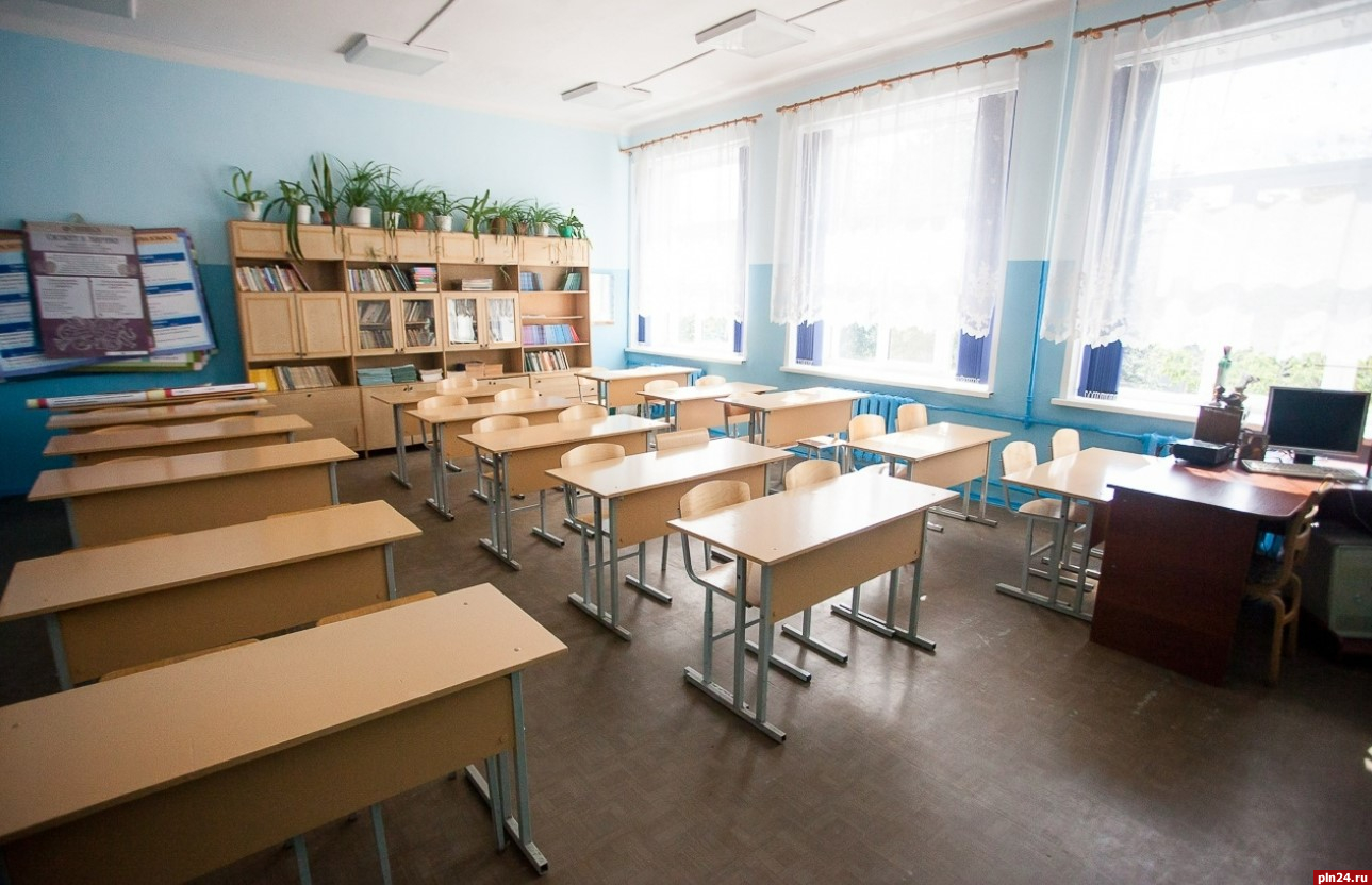 В Госдуме попросили Псковскую область трудоустраивать русскоязычных педагогов из Эстонии