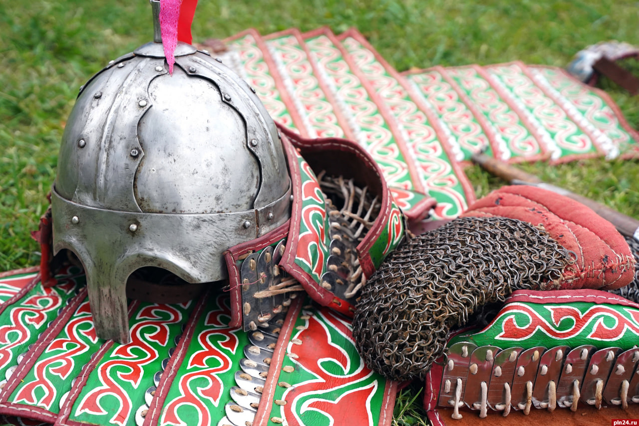 Узнать особенности раскроя древнерусского кошелька смогут гости фестиваля «Довмонт Псковский»