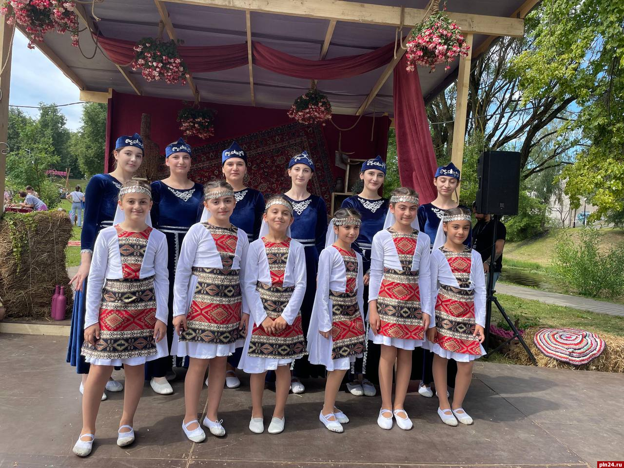 Детский коллектив «Зангезур» выступил на фестивале  «Виноград» с кавказскими танцами