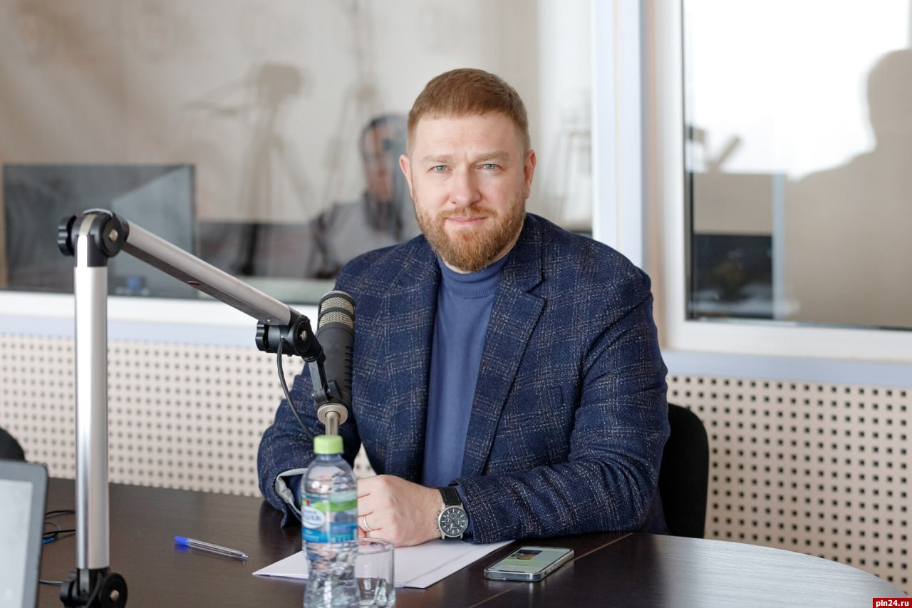 Связанных с Пригожиным медиаменеджеров задержали по заявлению заслуженного работника СМИ Псковской области