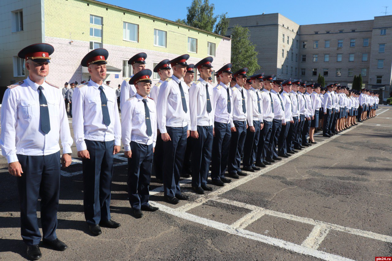 Псковским курсантам выпускного курса присвоены очередные специальные звания