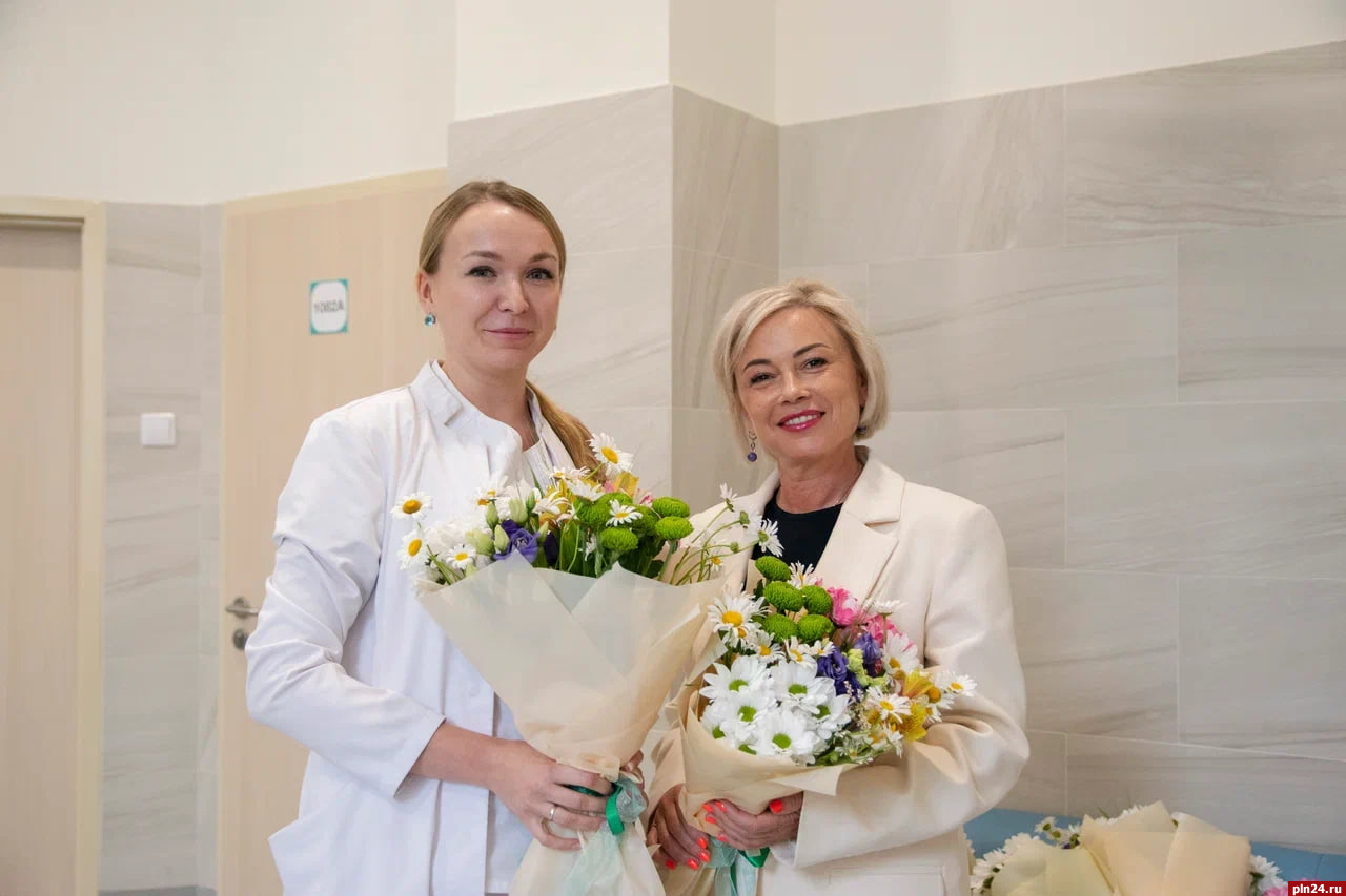 13 матерей поздравила в перинатальном центре Наталья Юрченко