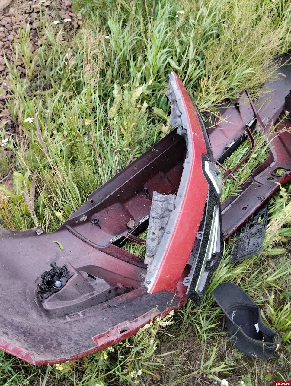 Двое детей и двое взрослых погибли в результате столкновения «Ласточки» с автомобилем в Ленобласти - очевидцы