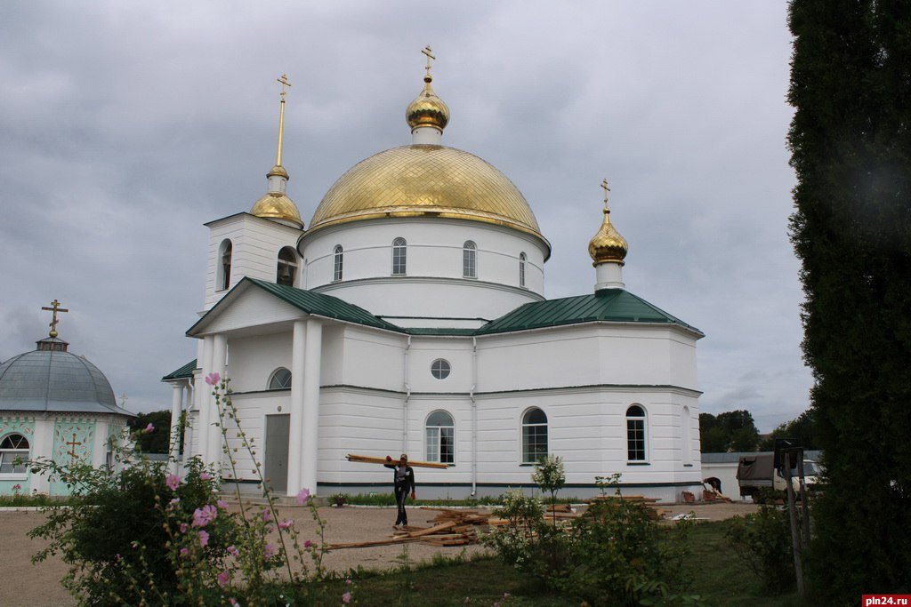 Завершилась реставрация главного храма обители в Спасо-Казанском монастыре города Острова