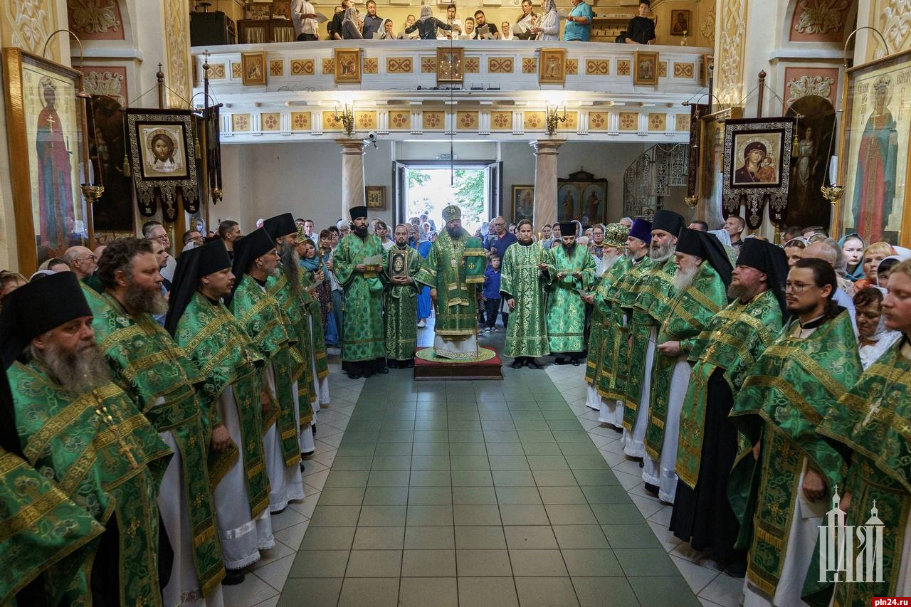 Архиепископ Печерский Матфей возглавил Всенощное бдение в Михайловском соборе