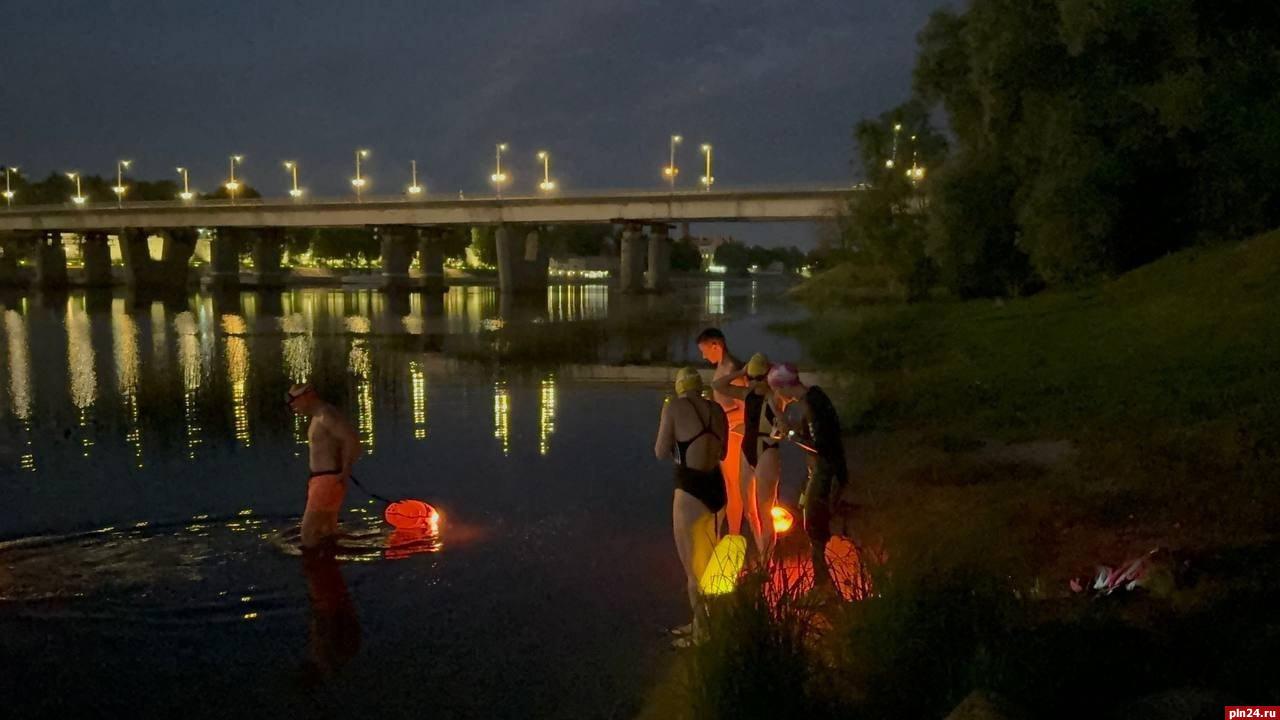 Ночной заплыв в честь Дня города состоялся на реке Великой