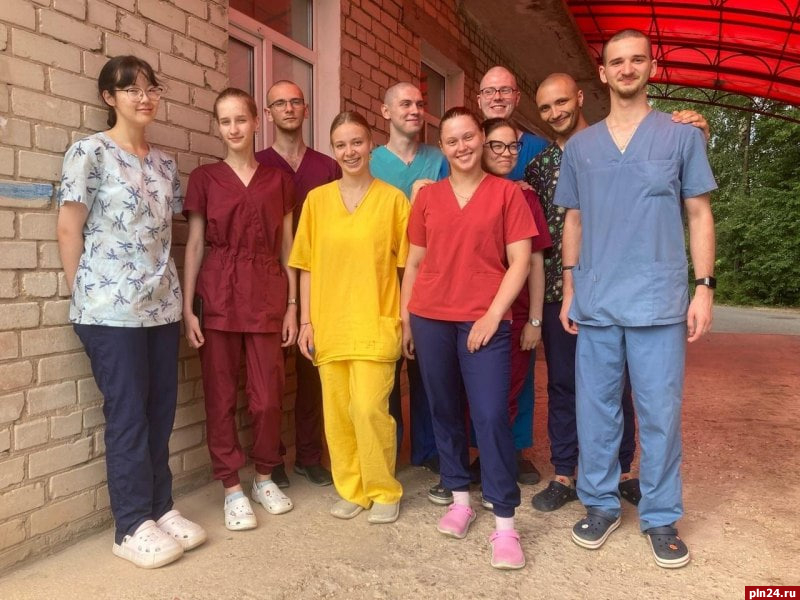 Студенты из Санкт-Петербурга проходят практику в Островской межрайонной больнице