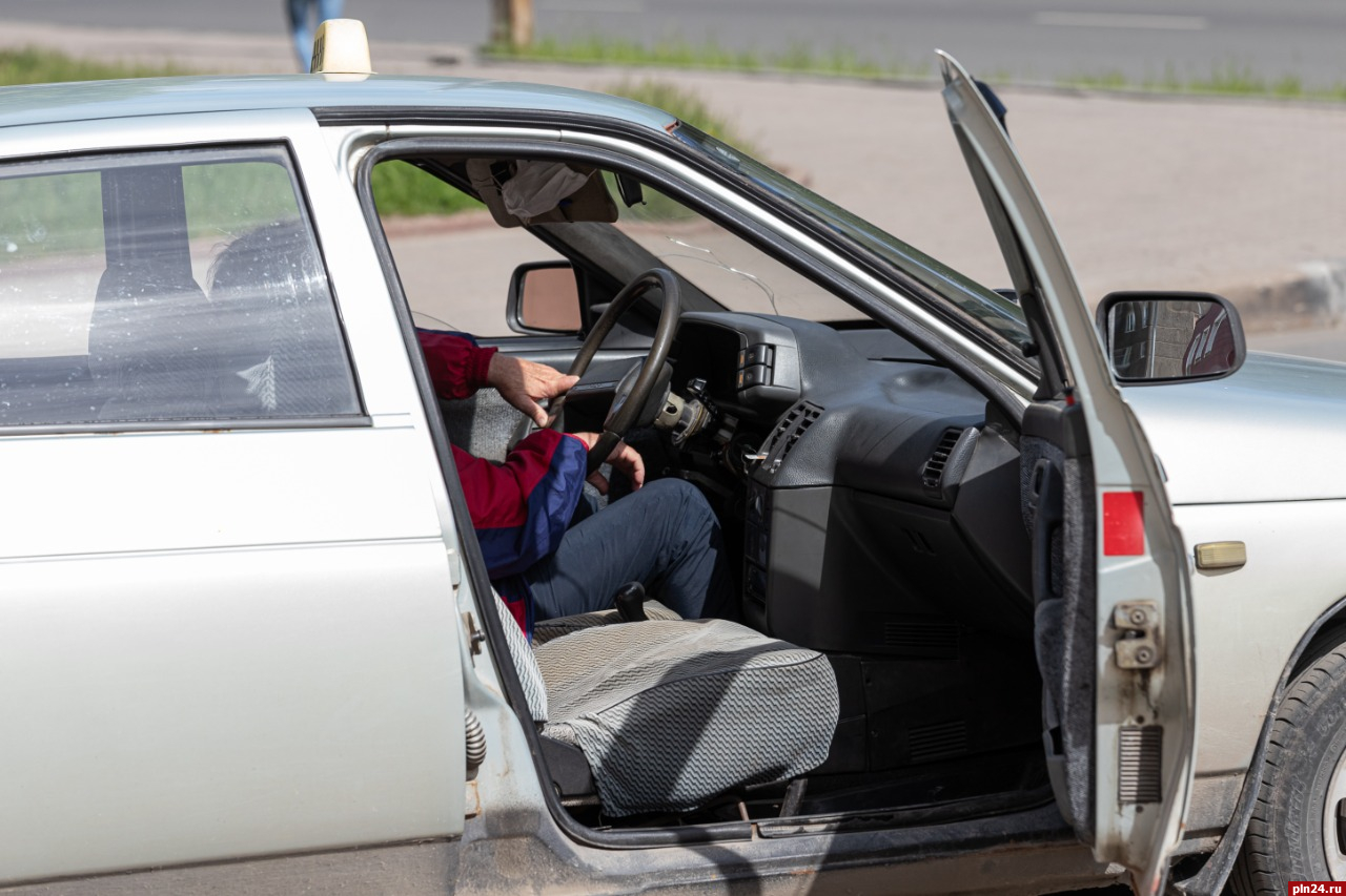 Нетрезвых водителей ГАЗа и ВАЗа остановили псковские полицейские