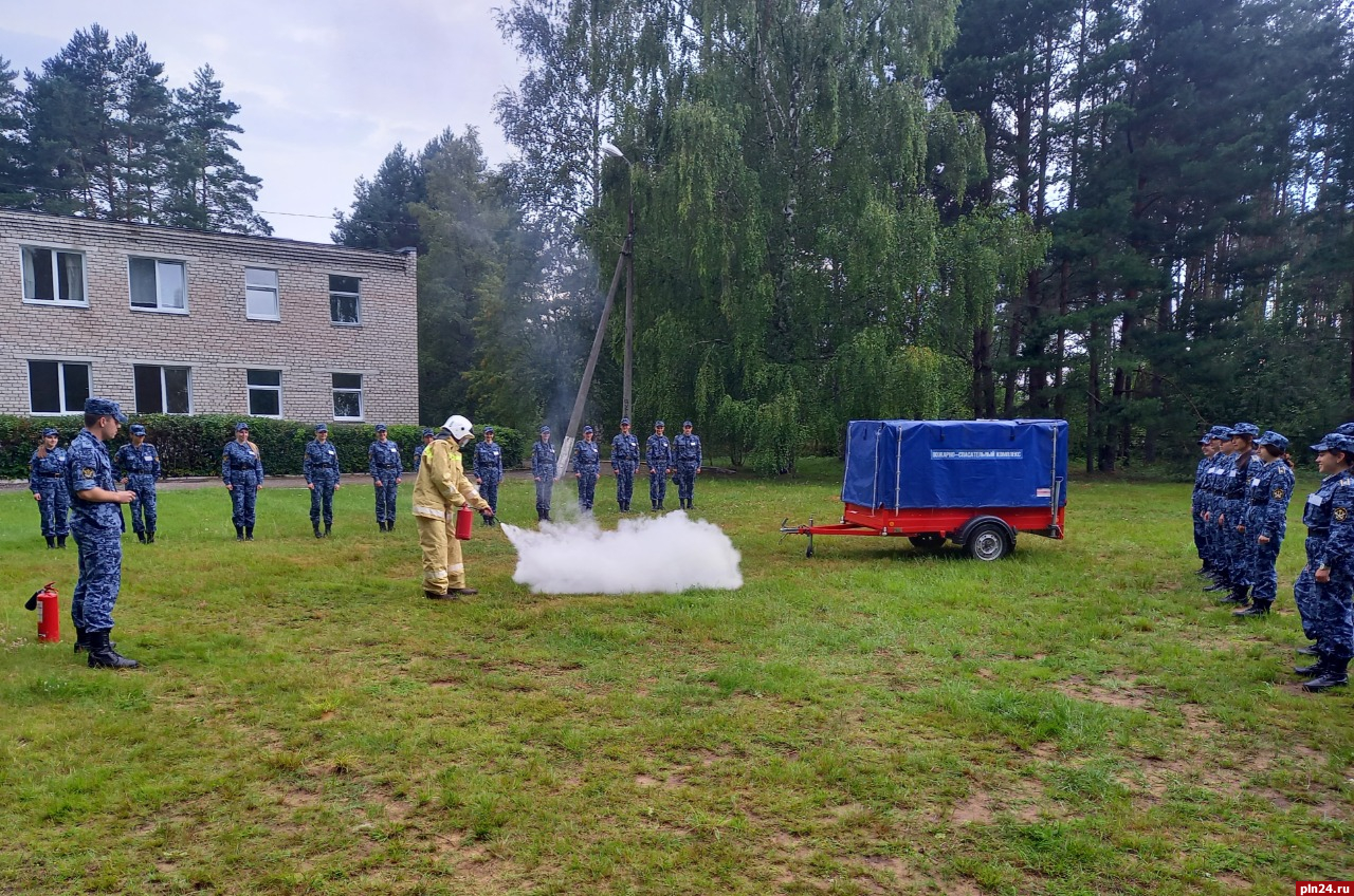 Первокурсники-курсанты в Пскове будут нести вахту в пожарной команде