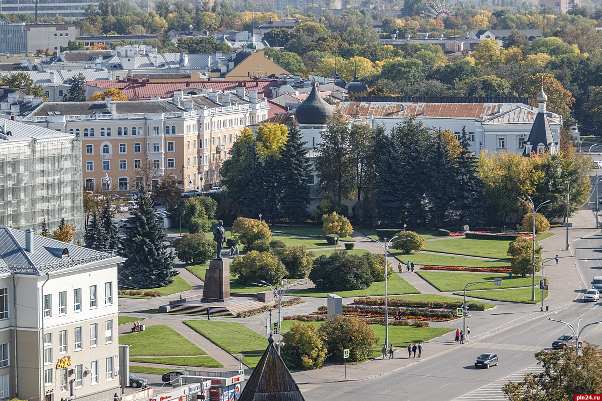 Площади пскова