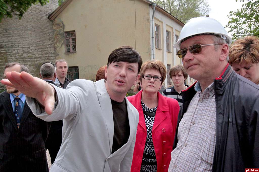 Псковские депутаты наконец-то ознакомились с проектом реконструкции Детского парка и набережной. Фото Сергея Васильева